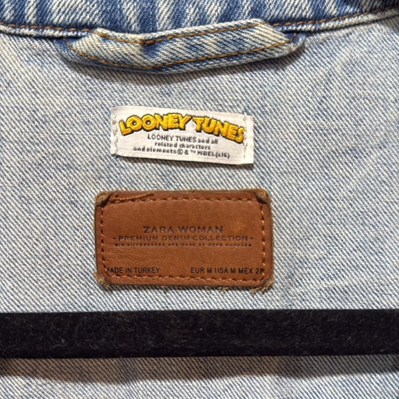 Zara Woman Looney Tunes Distressed Denim Oversized Jean Jacket size medium - Picture 3 of 9